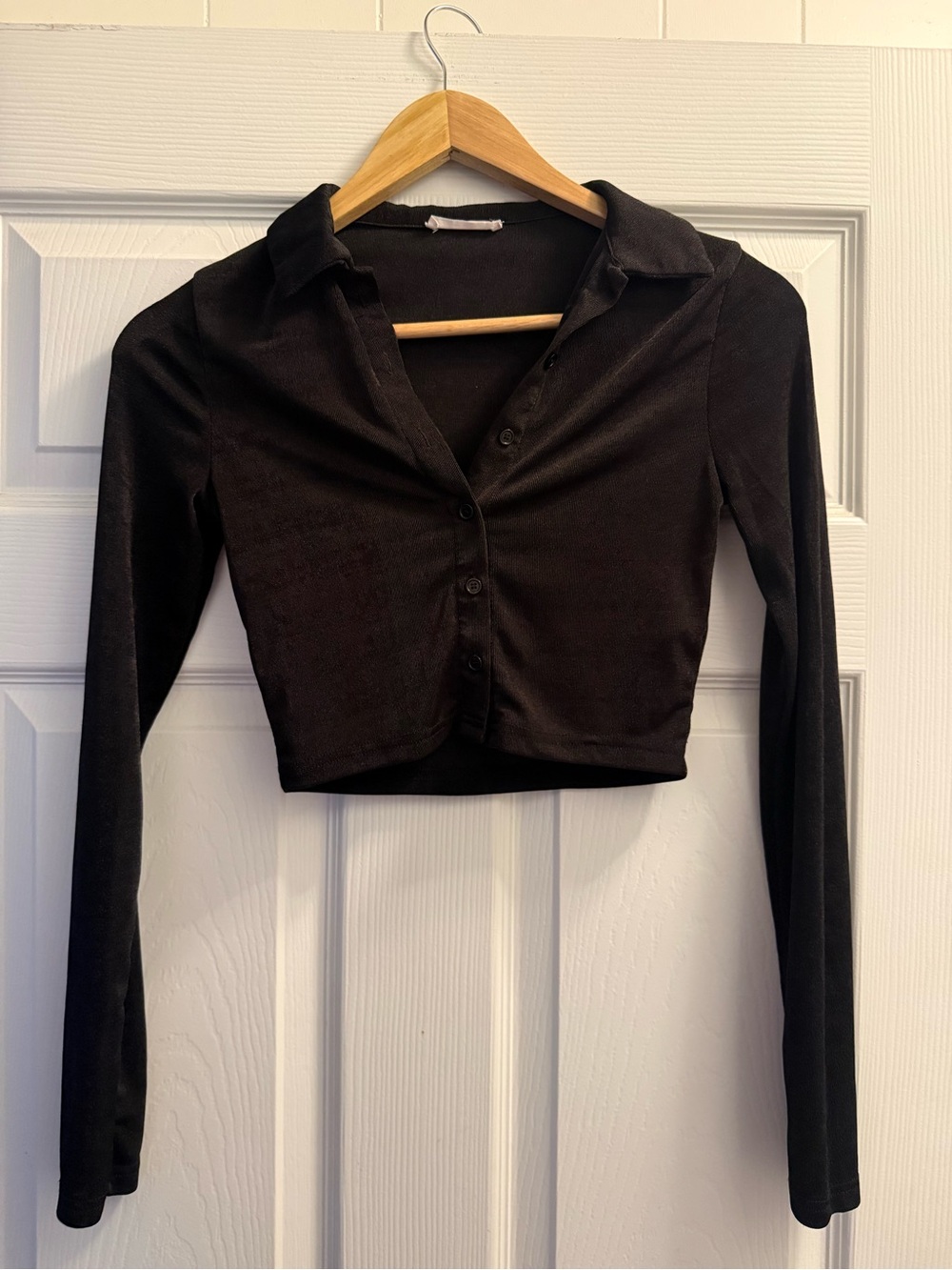 Peppermayo Black Cropped Button-Front Long Sleeve Top - Small